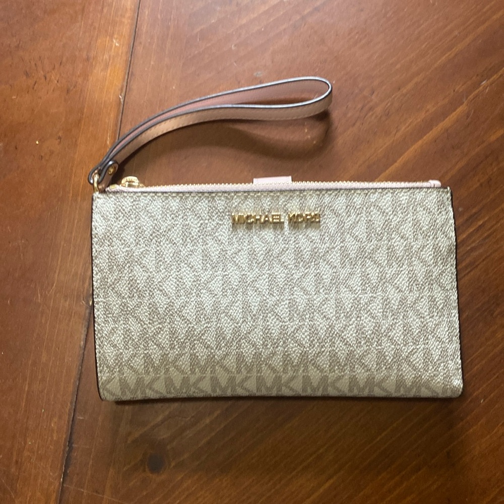 MK wristlet